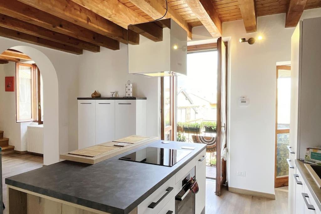 Appartamento Nest On The Roofs - Affitti Brevi Italia Lecco Esterno foto