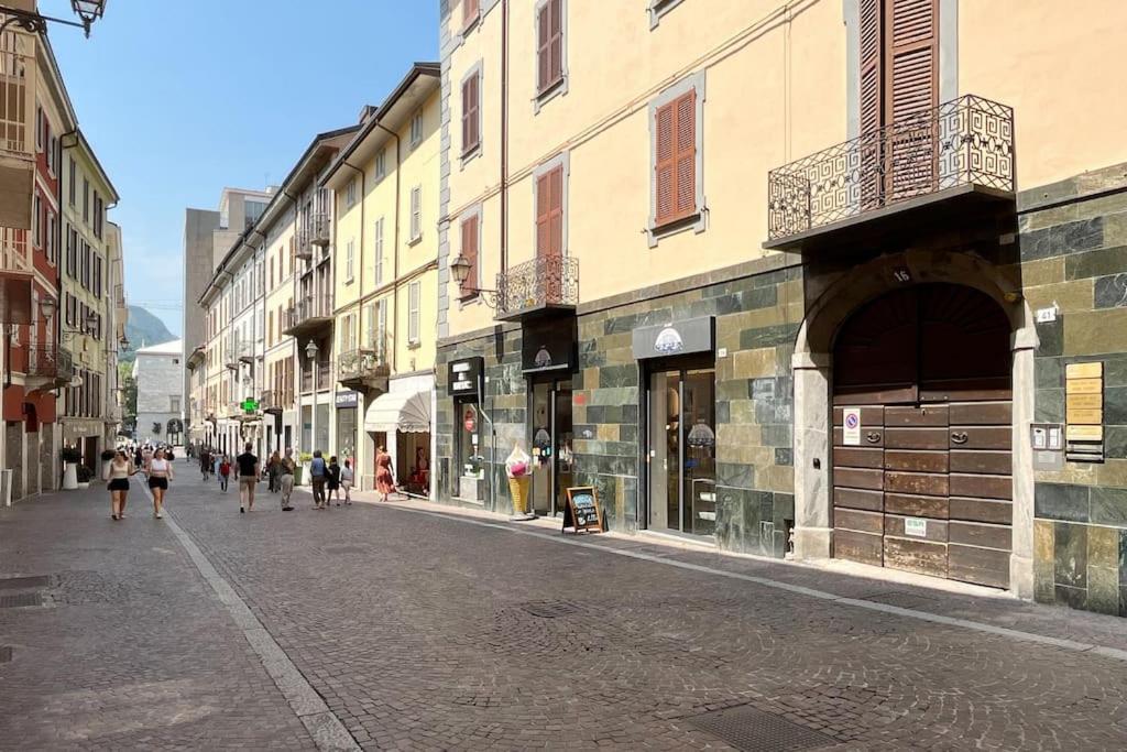 Appartamento Nest On The Roofs - Affitti Brevi Italia Lecco Esterno foto